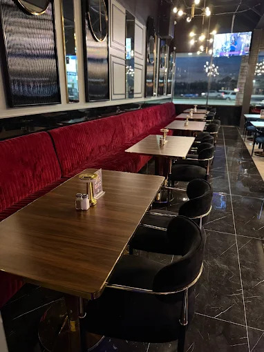 Creole's Restaurant & Lounge