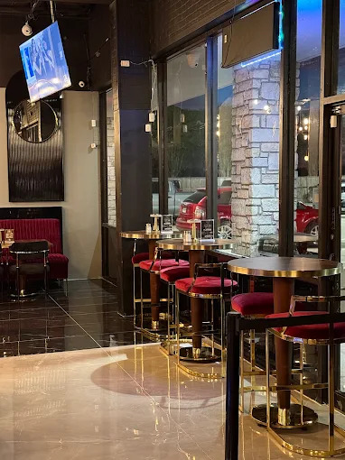 Creole's Restaurant & Lounge