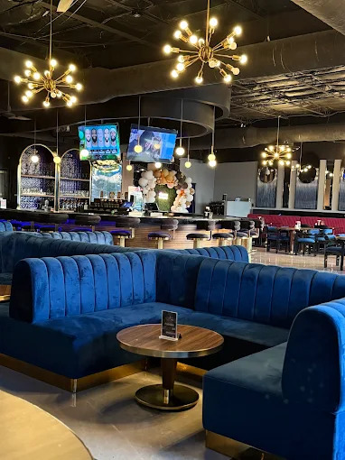 Creole's Restaurant & Lounge