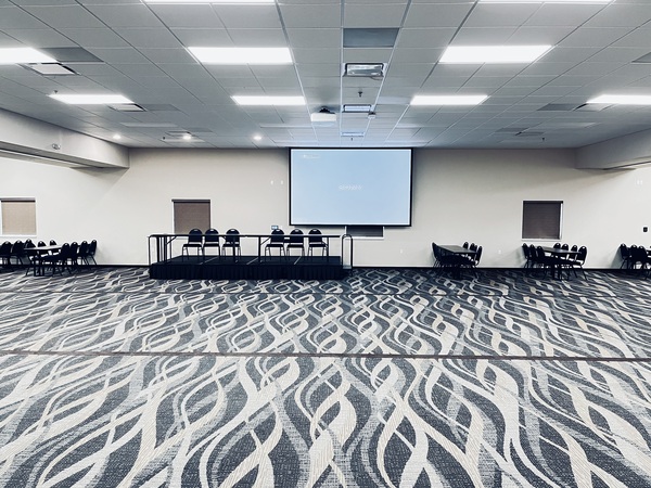 Cobblestone Inn & Suites and Fareway Conference Center