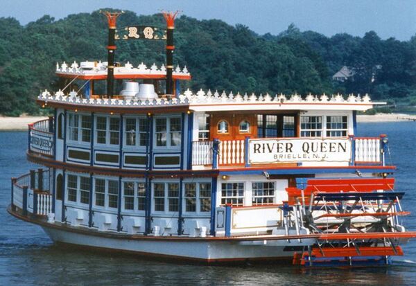 The River Queen: Public Cruises & Private Event Venue