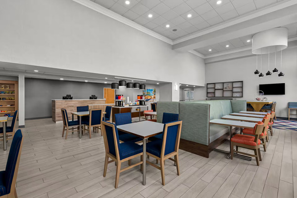 Hampton Inn & Suites Charlotte Airport