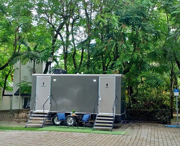 South Florida Luxury Rental Restrooms LLC