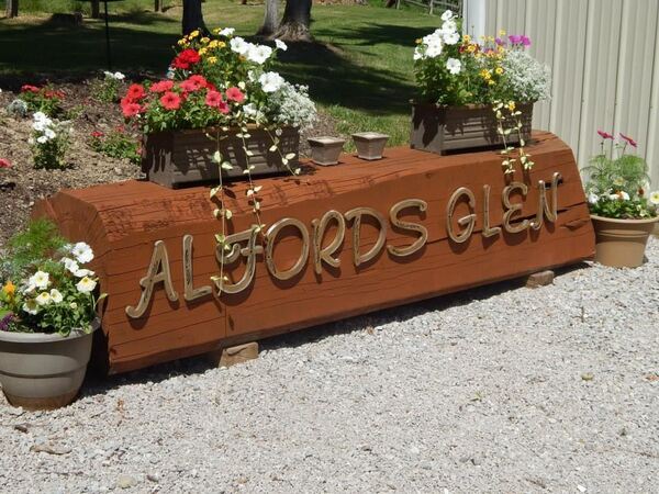 Alford's Glen Wedding Barn
