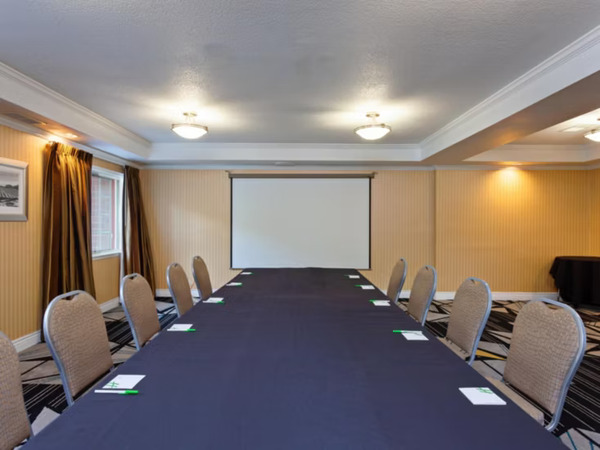 Holiday Inn Hotel & Suites San Mateo-San Francisco SFO