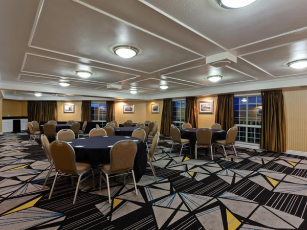 Holiday Inn Hotel & Suites San Mateo-San Francisco SFO