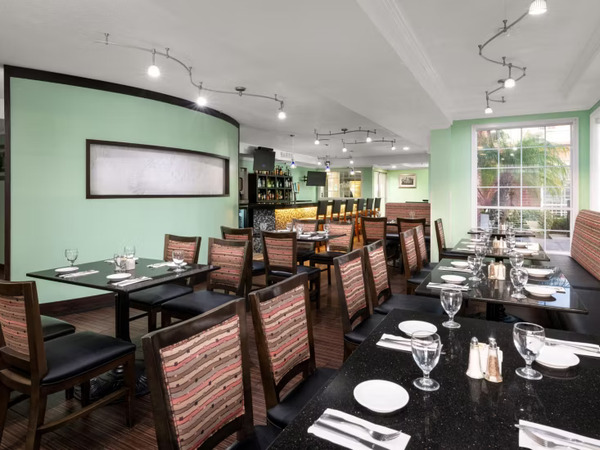 Holiday Inn Hotel & Suites San Mateo-San Francisco SFO