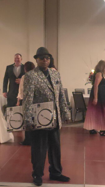 Robert's Dj & Karaoke Services