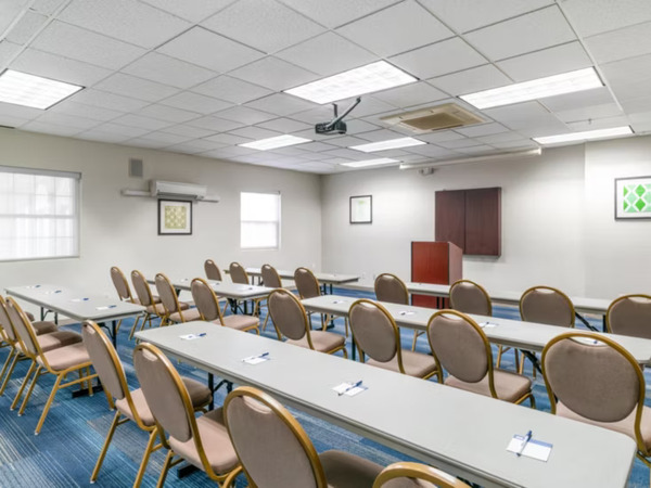 Holiday Inn Express Prince Frederick