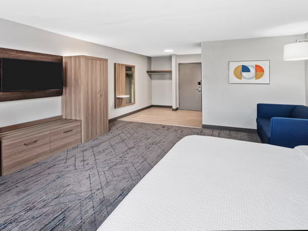 Holiday Inn Express & Suites Algonquin IL