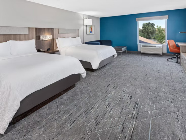 Holiday Inn Express & Suites Algonquin IL