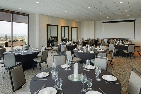 H Hotel Los Angeles, Curio Collection by Hilton