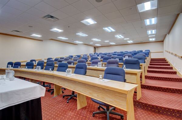 Best Western Royal Plaza Hotel & Trade Center