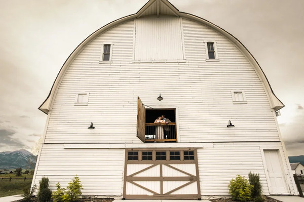 Star M Barn