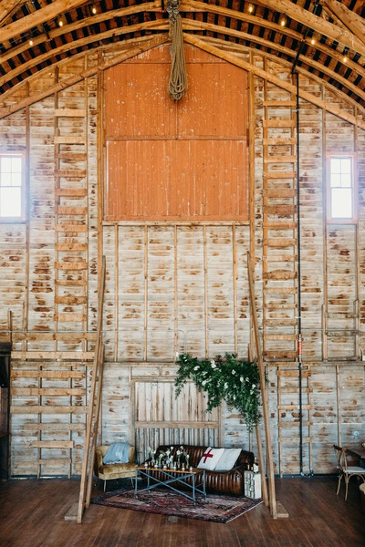 Star M Barn