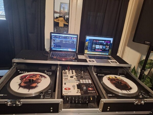 Robert's Dj & Karaoke Services