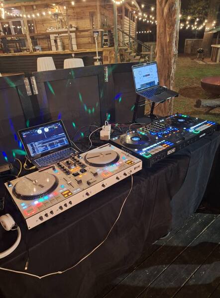 Robert's Dj & Karaoke Services
