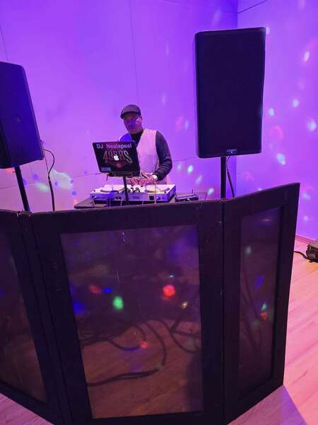 Robert's Dj & Karaoke Services
