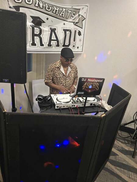 Robert's Dj & Karaoke Services