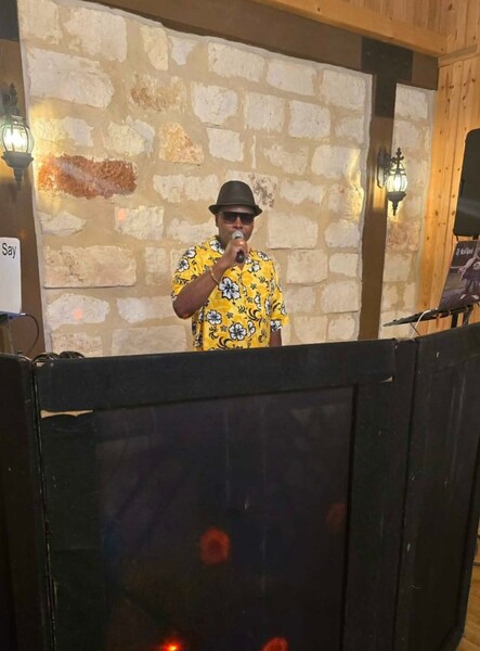 Robert's Dj & Karaoke Services