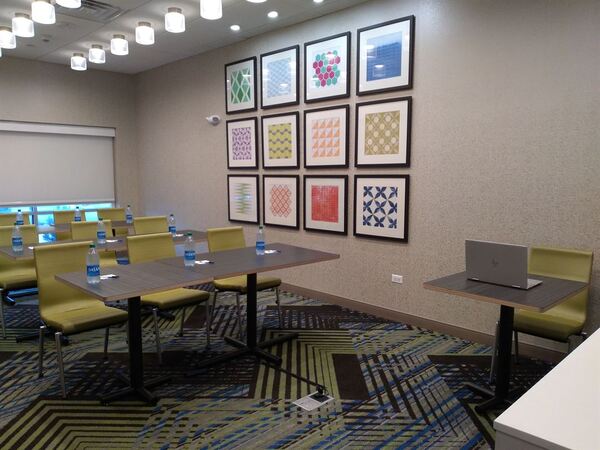 Holiday Inn Express & Suites Chicago O'Hare