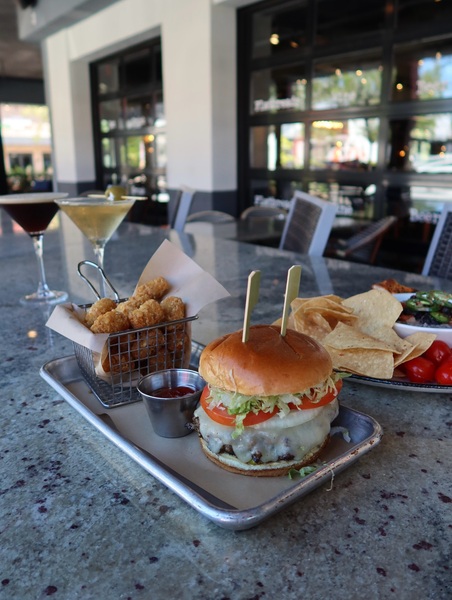 Bar Louie Baybrook