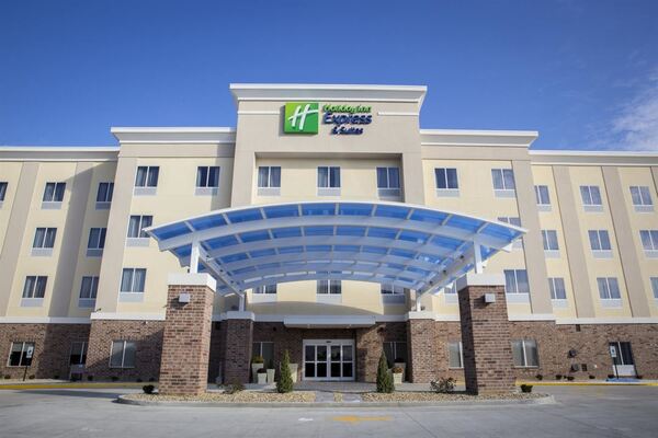 Holiday Inn Express & Suites - Edwardsville