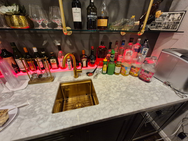 Deluxe Bartending Service