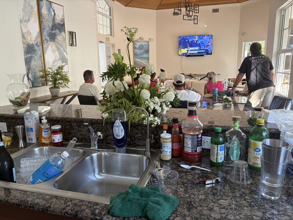 Deluxe Bartending Service