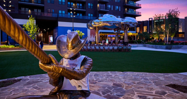 Lively Hotel on OAK, Tapestry Collection by Hilton