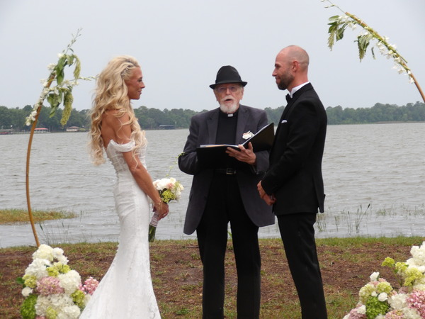 Wedding Officiant Central Florida with Rev. Mel