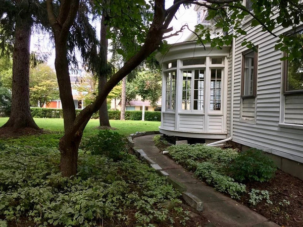 Maxfield Inn