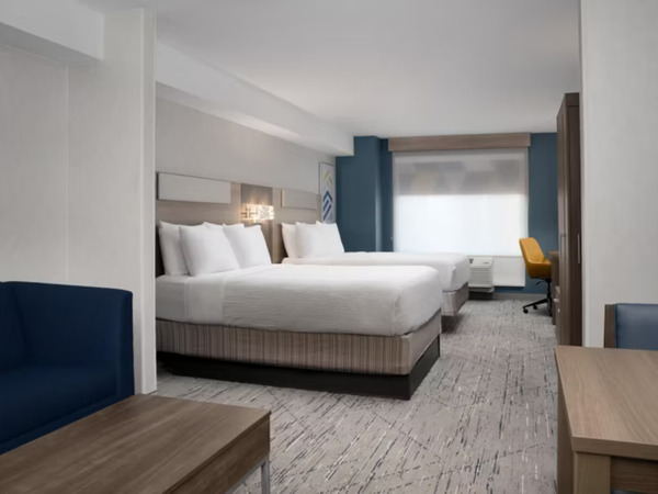 Holiday Inn Express & Suites Alexandria - Fort Belvoir