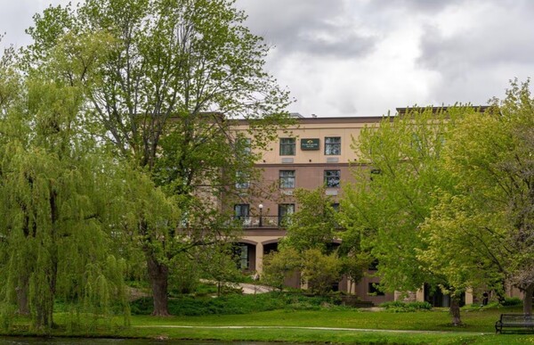 Perth Parkside Inn and Spa