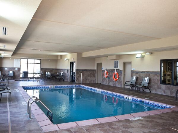 Holiday Inn Express & Suites Urbandale Des Moines