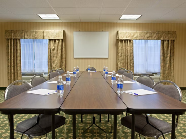 Holiday Inn Express Mt. Pleasant - Scottdale