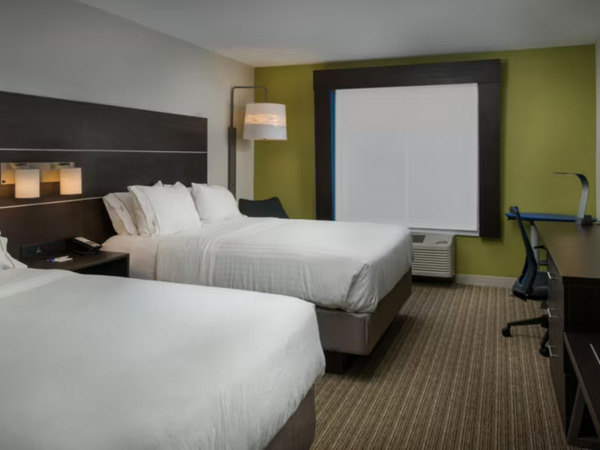 Holiday Inn Express & Suites Lawrence