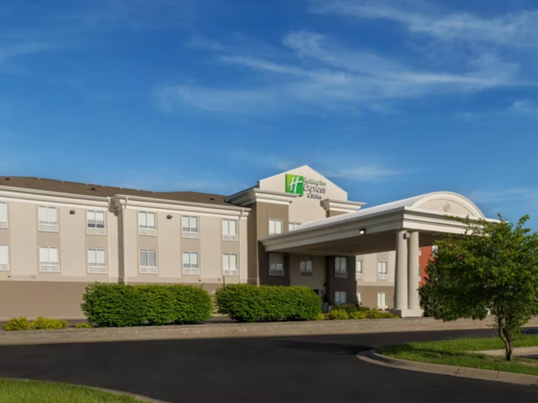 Holiday Inn Express & Suites Lawrence