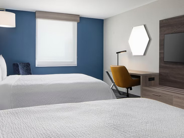 Holiday Inn Dallas Market Center
