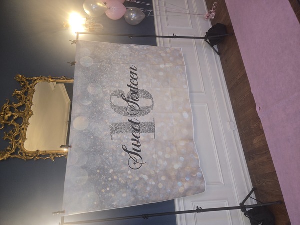Instant Impressions PhotoBooth