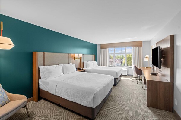 Holiday Inn & Suites, Cloverdale
