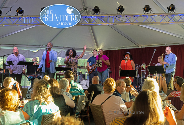 Crooners Supper Club & Showroom