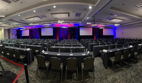 Crowne Plaza Melbourne Oceanfront