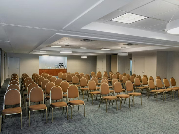 Holiday Inn Express & Suites Medicine Hat Transcanada Hwy 1