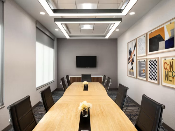 Holiday Inn Express and Suites by IVY