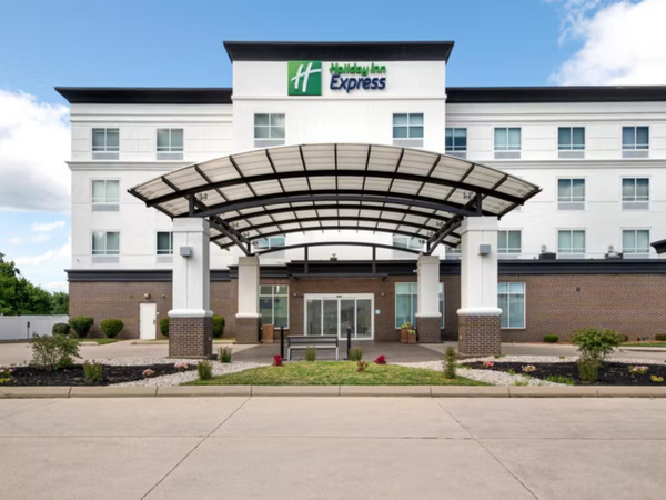 Holiday Inn Express and Suites by IVY