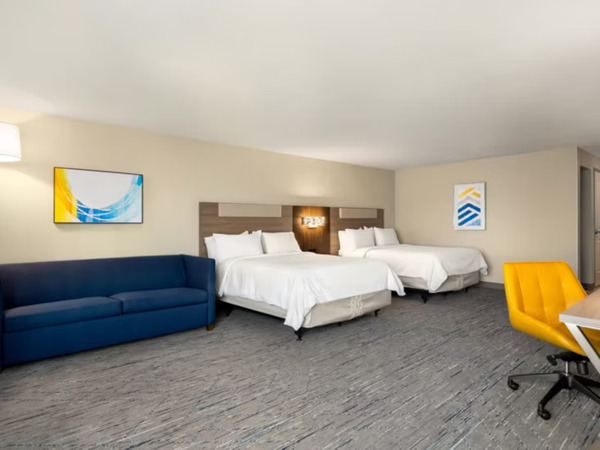 Holiday Inn Express and Suites by IVY