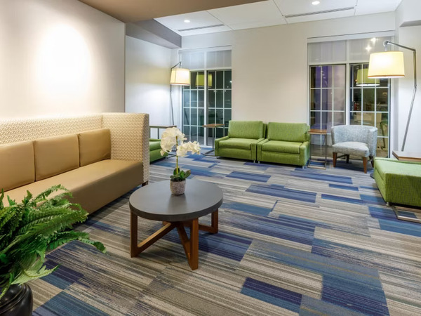 Holiday Inn Express and Suites in Sturbridge