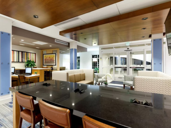 Holiday Inn Express and Suites in Sturbridge