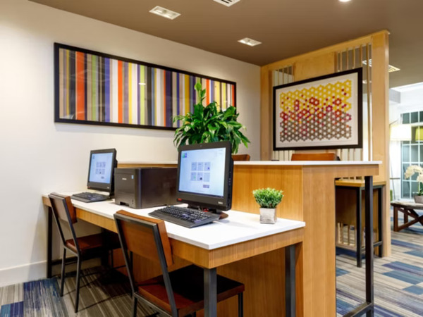Holiday Inn Express and Suites in Sturbridge